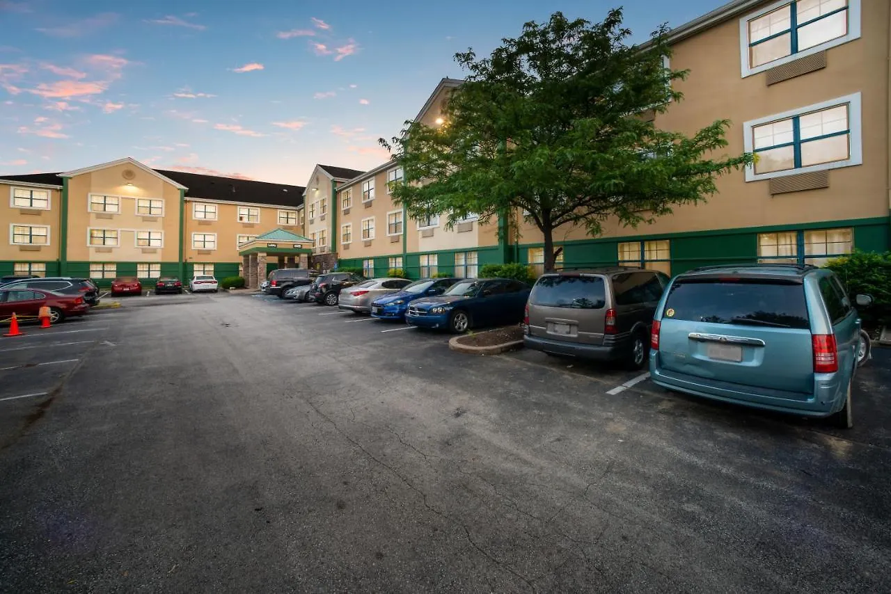 Hometowne Studios By Red Roof St. Louis - Airport/N Lindbergh Hazelwood 2*,  United States
